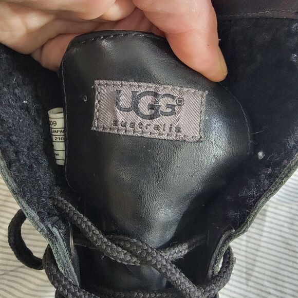 UGG Kids Butte Winter Boots Black Leather Insulated Waterproof Size 3 S/N 5209 - Picture 7 of 16